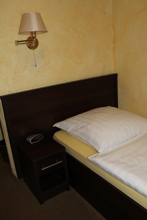 Hotel Rosenhof Dusseldorf Room photo